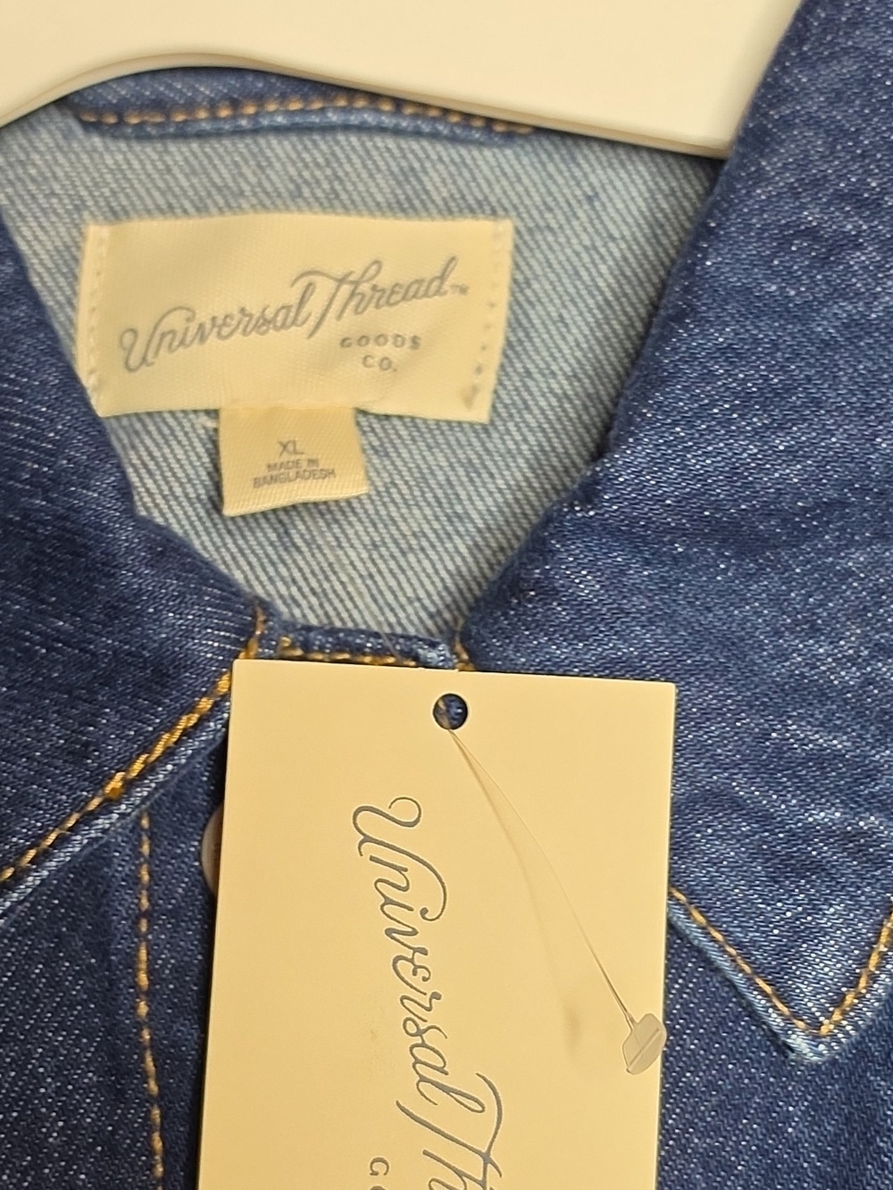 Universal Thread Dark Wash Denim Women's Jacket with Contrast Stitching - Picture 4 of 11